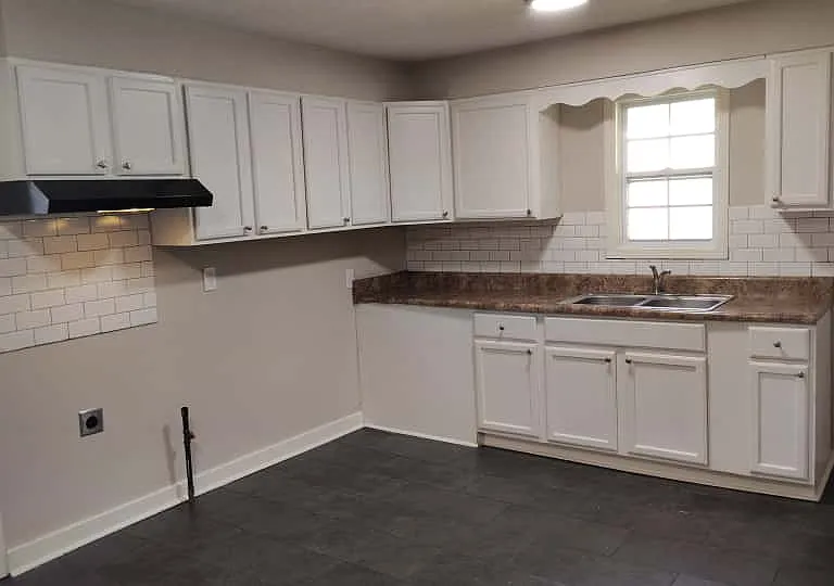 2626 Whitman Ave — Photo 11
