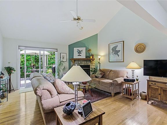 5th image of 8424 N Park Ct