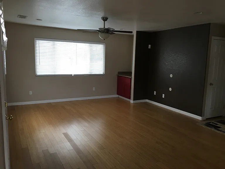 Roosevelt Ln — Photo 1