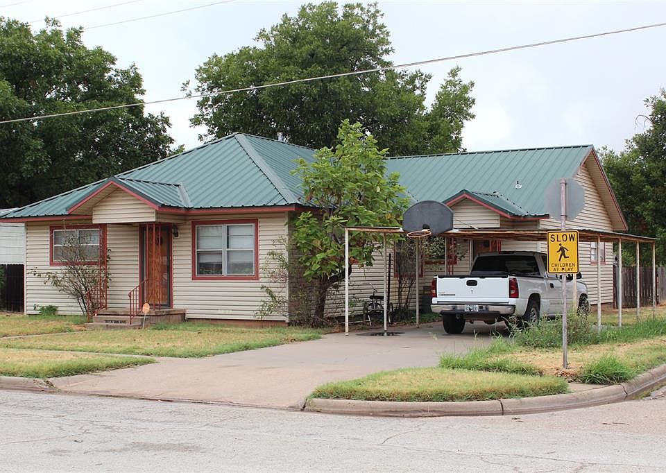 1st image of 841 N 3rd Ave