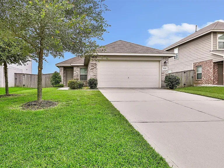 5858 Rosehill Forest Ln — Photo 1