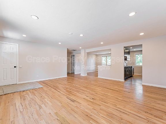 4th image of 270 Beryl Way