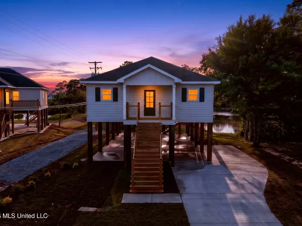 171 Locust Dr, Diberville, MS 39540