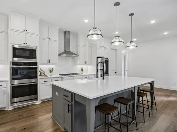 1525 Bluestem Dr, Aubrey, TX 76227