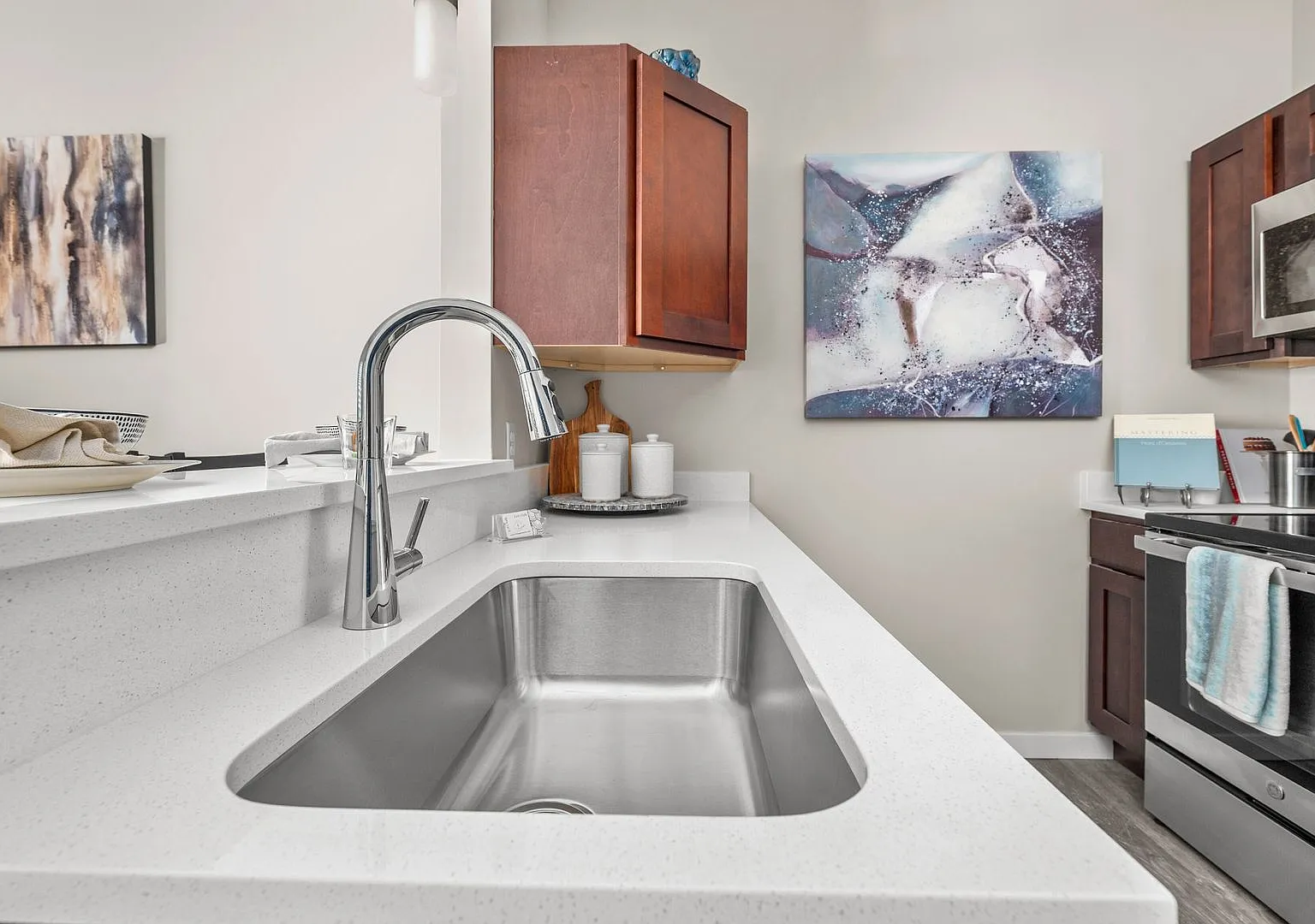 Northside Village Apartments — Photo 4