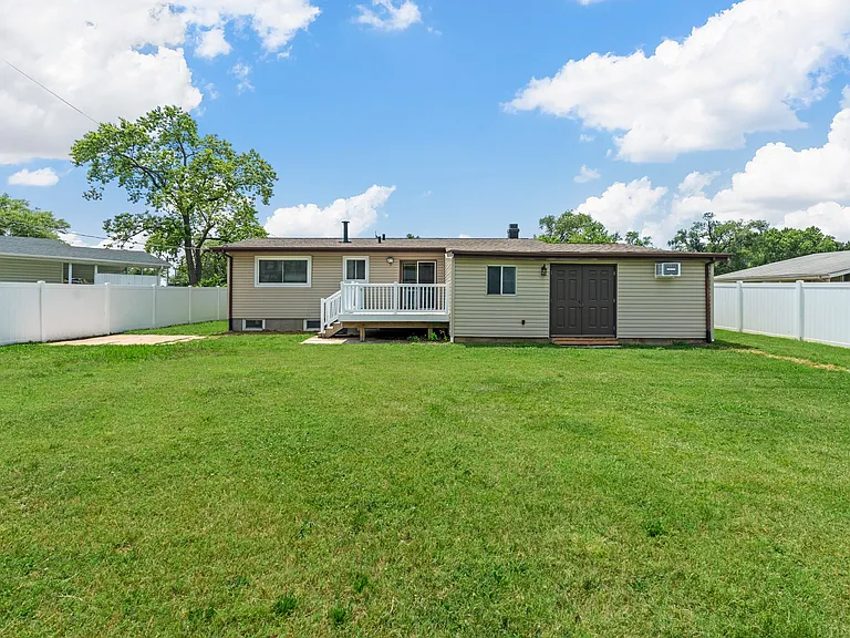 615 Loyola Dr — Photo 25