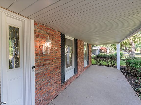 3rd image of 25775 Hidden Acres Dr