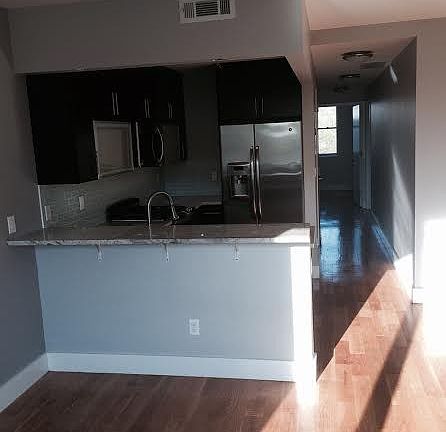 5th image of 353 Franklin Ave