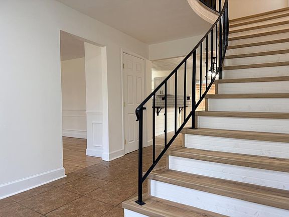 4th image of 618 Jo Ell Ln