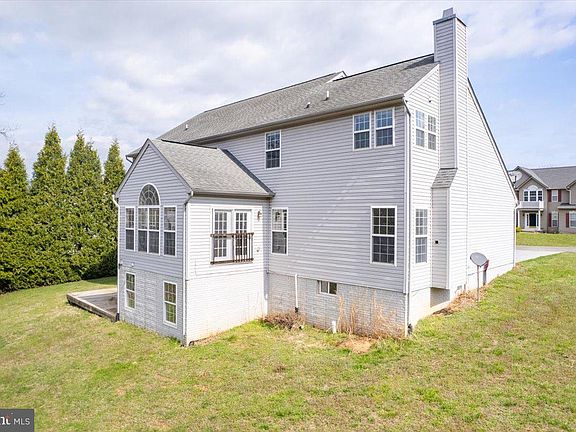 4th image of 102 Sundance Ln