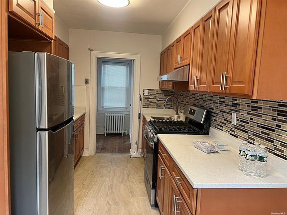 3rd image of 42-05 215th Pl Floor 1