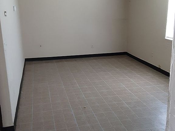 4th image of 2222 W. 2nd St. #Unit 2