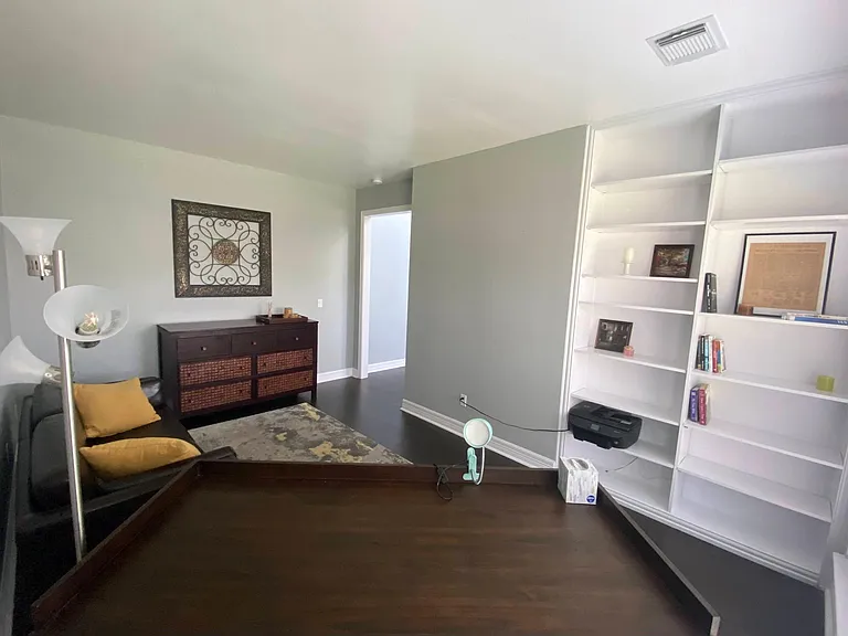 2125 Columbia Dr — Photo 14