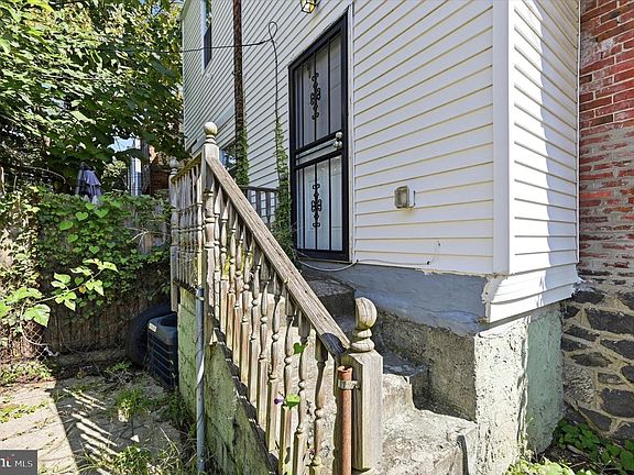 4th image of 5633 Malcolm St