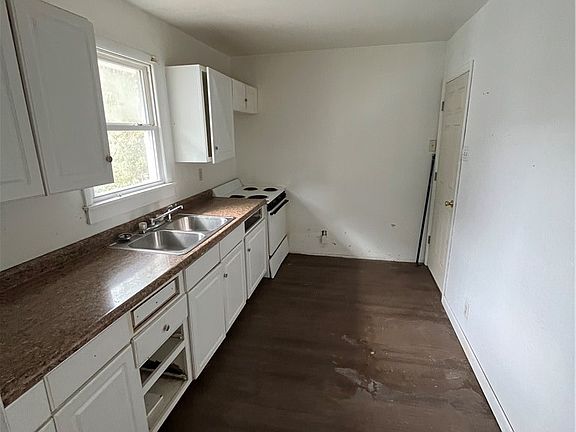 3rd image of 1225 S Silas St