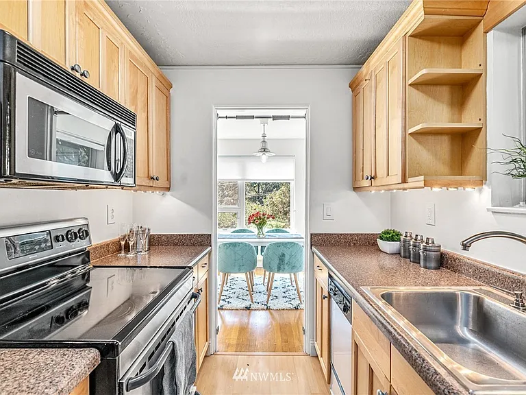 530 W Olympic Pl #207 — Photo 7