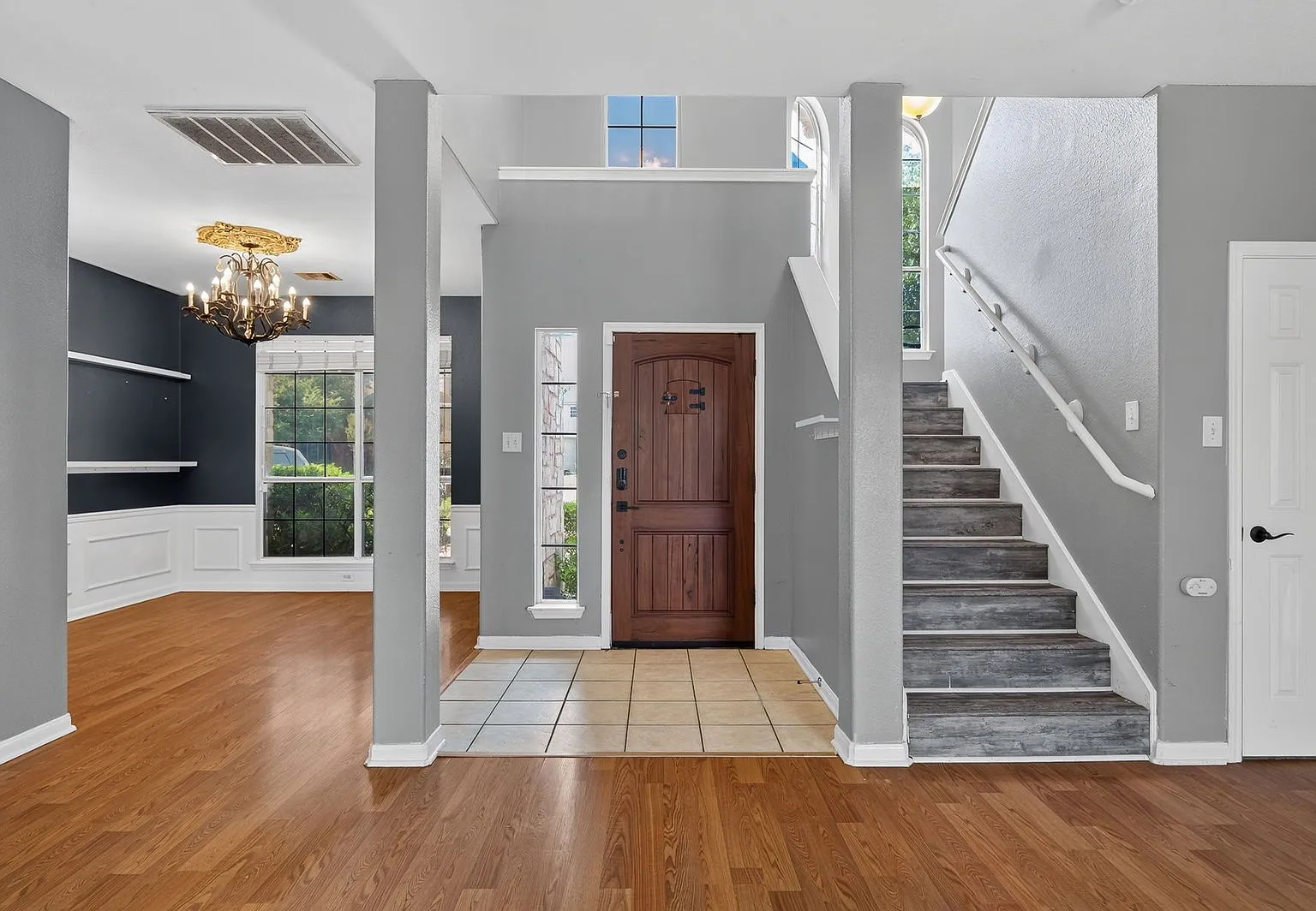 4 bed, 2.5 bath, 2425 sqft, $2,950 — Photo 2