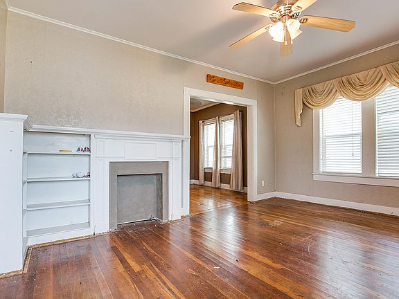 3rd image of 307 N 3rd St