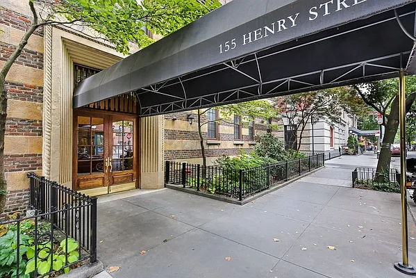 Sold by Corcoran | media 14