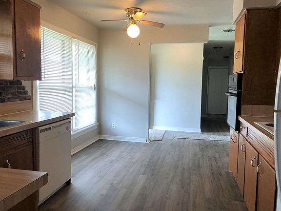 2nd image of 801 NW 33rd St