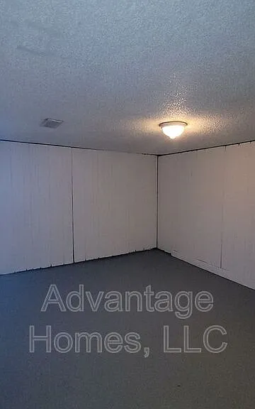 711 N 70th Ter — Photo 19