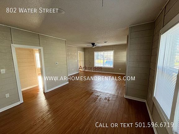 2nd image of 802 Water St
