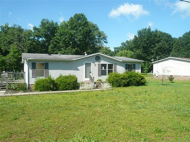 1st image of 102 Whispering Oaks Dr