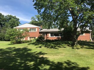 440 Hilltop Ln, Cincinnati, OH 45215