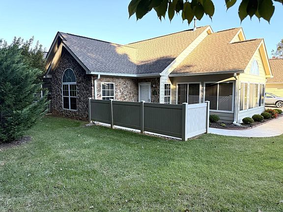 2nd image of 138 Salisbury Cir