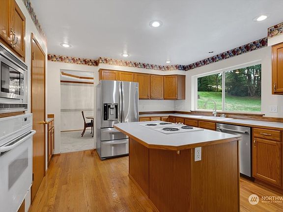 5th image of 9801 151st Avenue SE