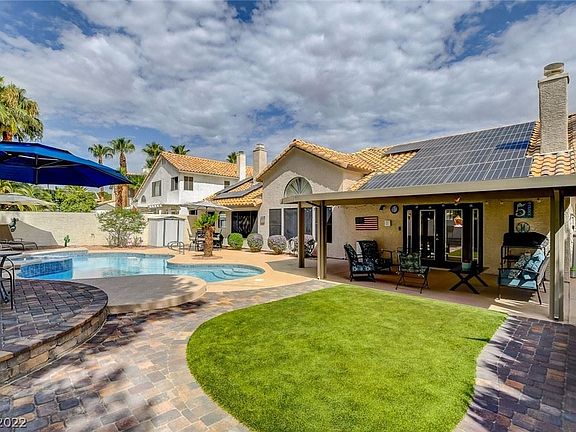3rd image of 10005 Mahogany Grove Ln