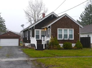 111 Corinthia St, Lockport, NY 14094