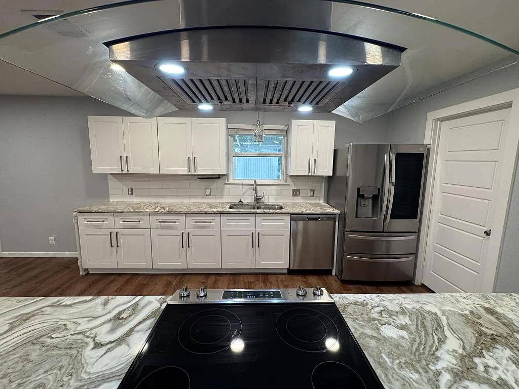 2406 Robin Rd — Photo 4