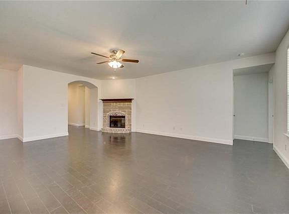 3rd image of 1017 Goldenrod Ln