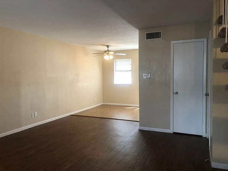 1702 N Moody St — Photo 1