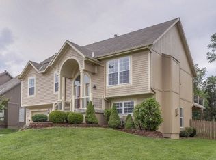 21487 W 120th St, Olathe, KS 66061