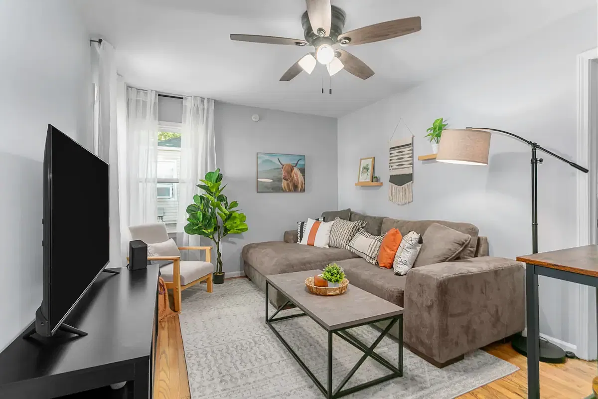 1 bed, 700 sqft, $849 — Photo 2