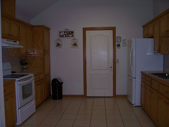 5th image of 3618 Amando St