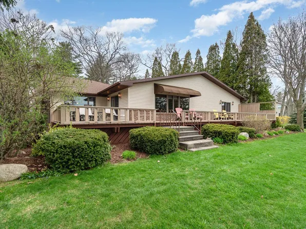 2590 Northeast Dr, Tawas City, MI 48763