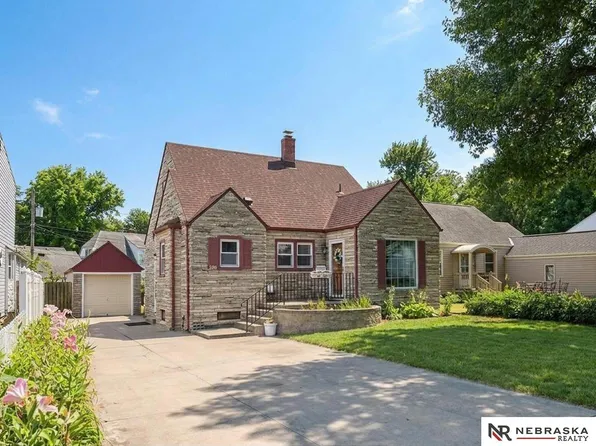 2731 Sharon Dr, Omaha, NE 68112