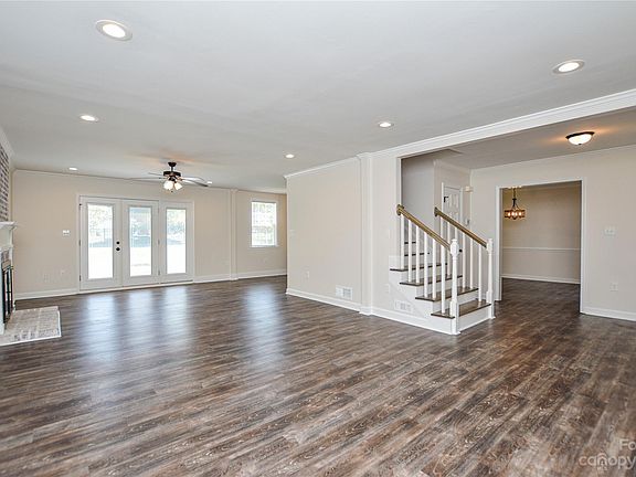 3rd image of 4742 Whetstone Ct