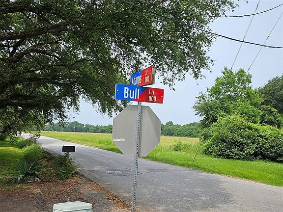 2nd image of 714 Bull Ln
