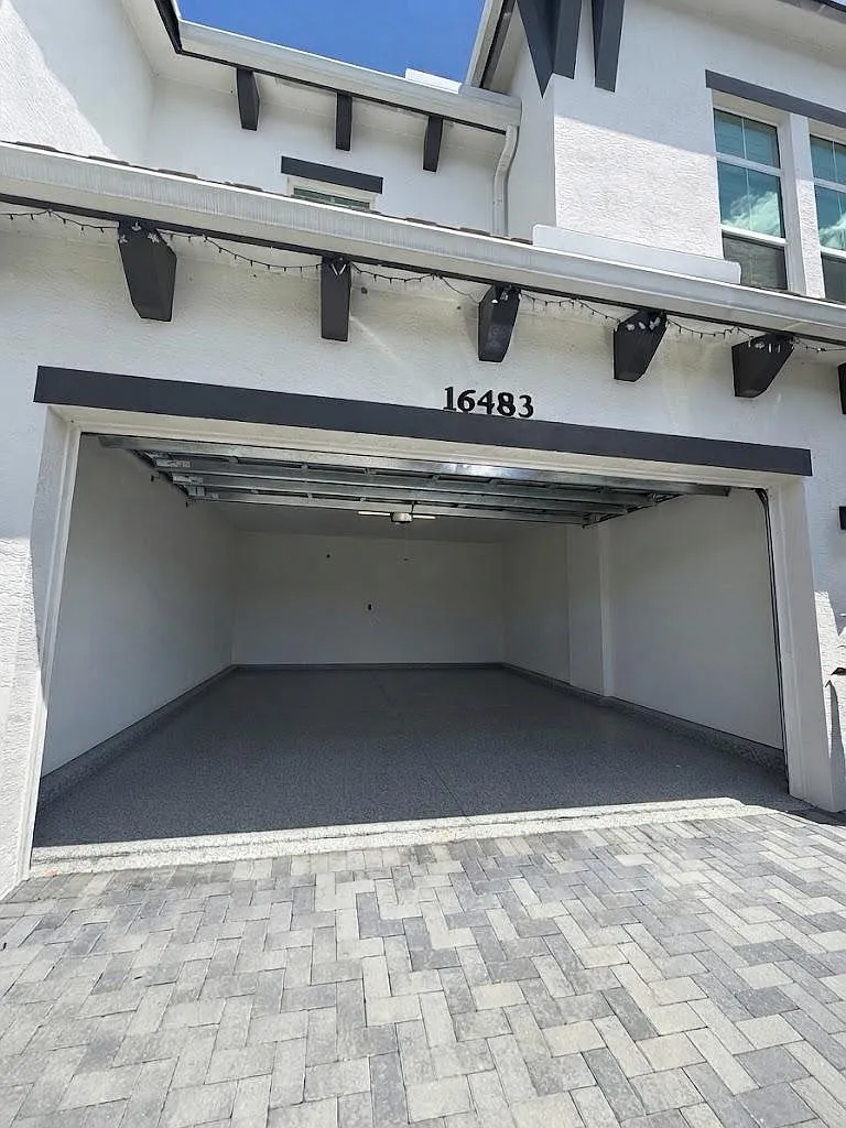 3 bed, 2.5 bath, 2138 sqft, $3,500 — Photo 2