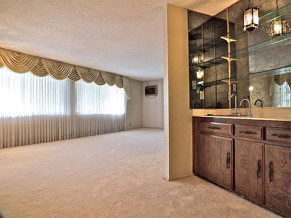 3rd image of 4505 California Ave Unit 212