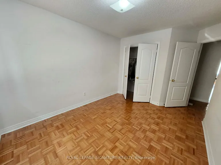 99 Corkwood Cres — Photo 12