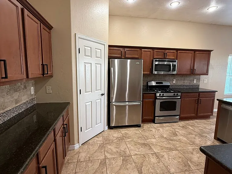 2043 Villa Napoli Loop E — Photo 23