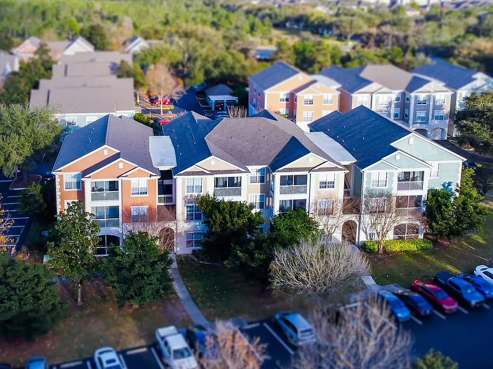 12861 Madison Pointe Cir #202