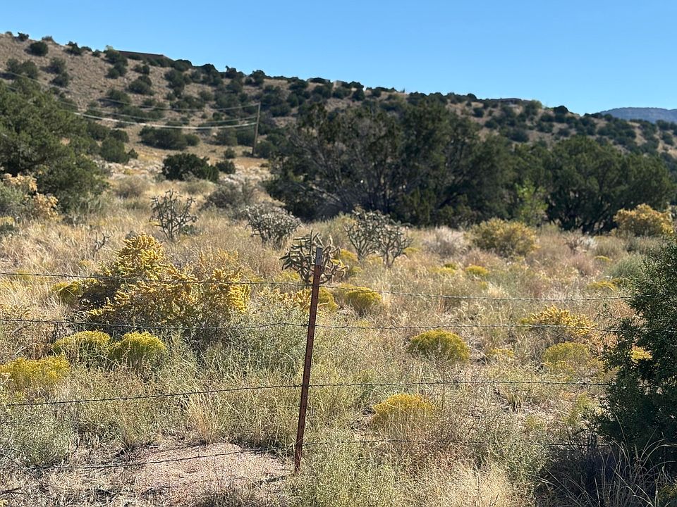 2nd image of Rainbow Valley Rd