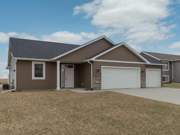272 Whetstone Pl NW, Eyota, MN 55934