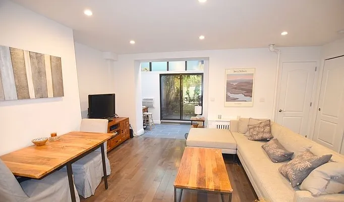 Rented by CNYC Apartments | media 17